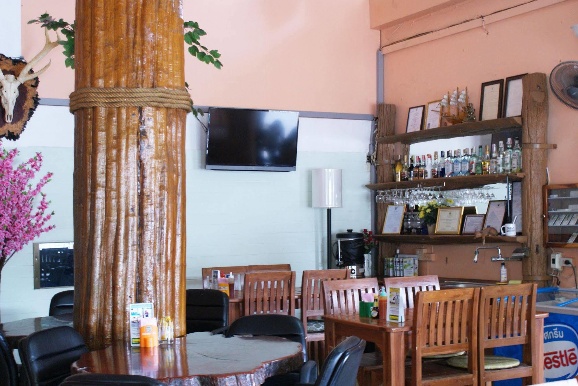 Tara Bed And Breakfast Kanchanaburi Esterno foto