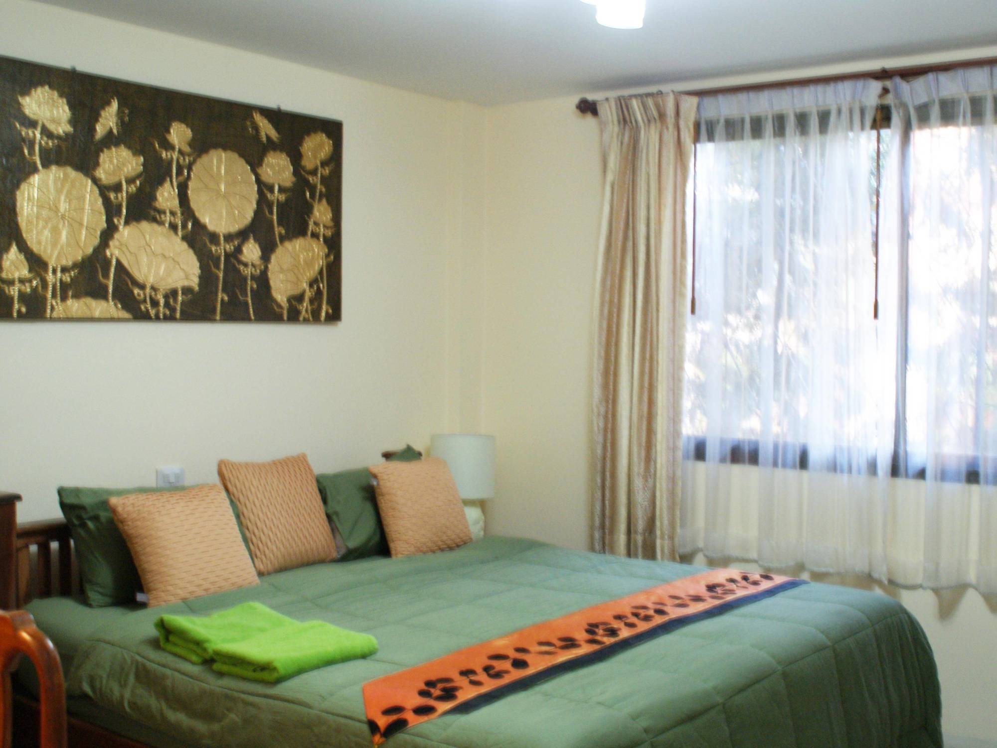 Tara Bed And Breakfast Kanchanaburi Esterno foto