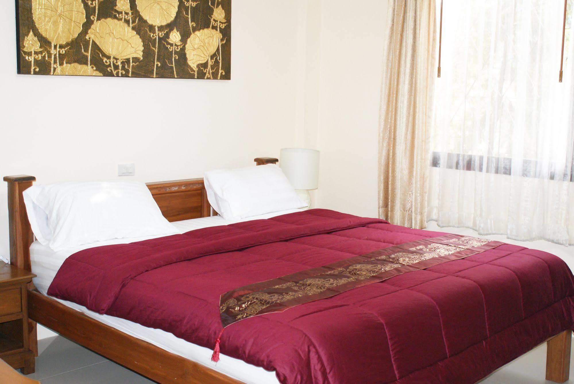 Tara Bed And Breakfast Kanchanaburi Esterno foto